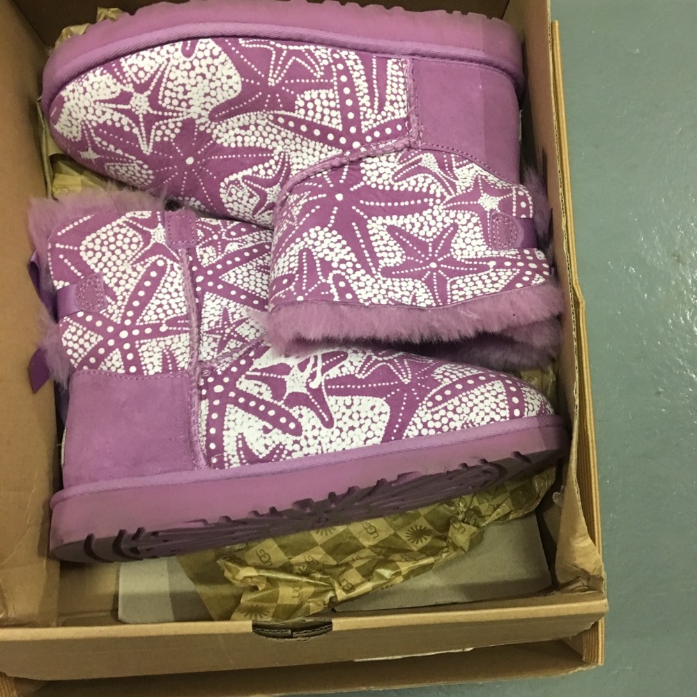 Mini Bailey starfish Ugg boots